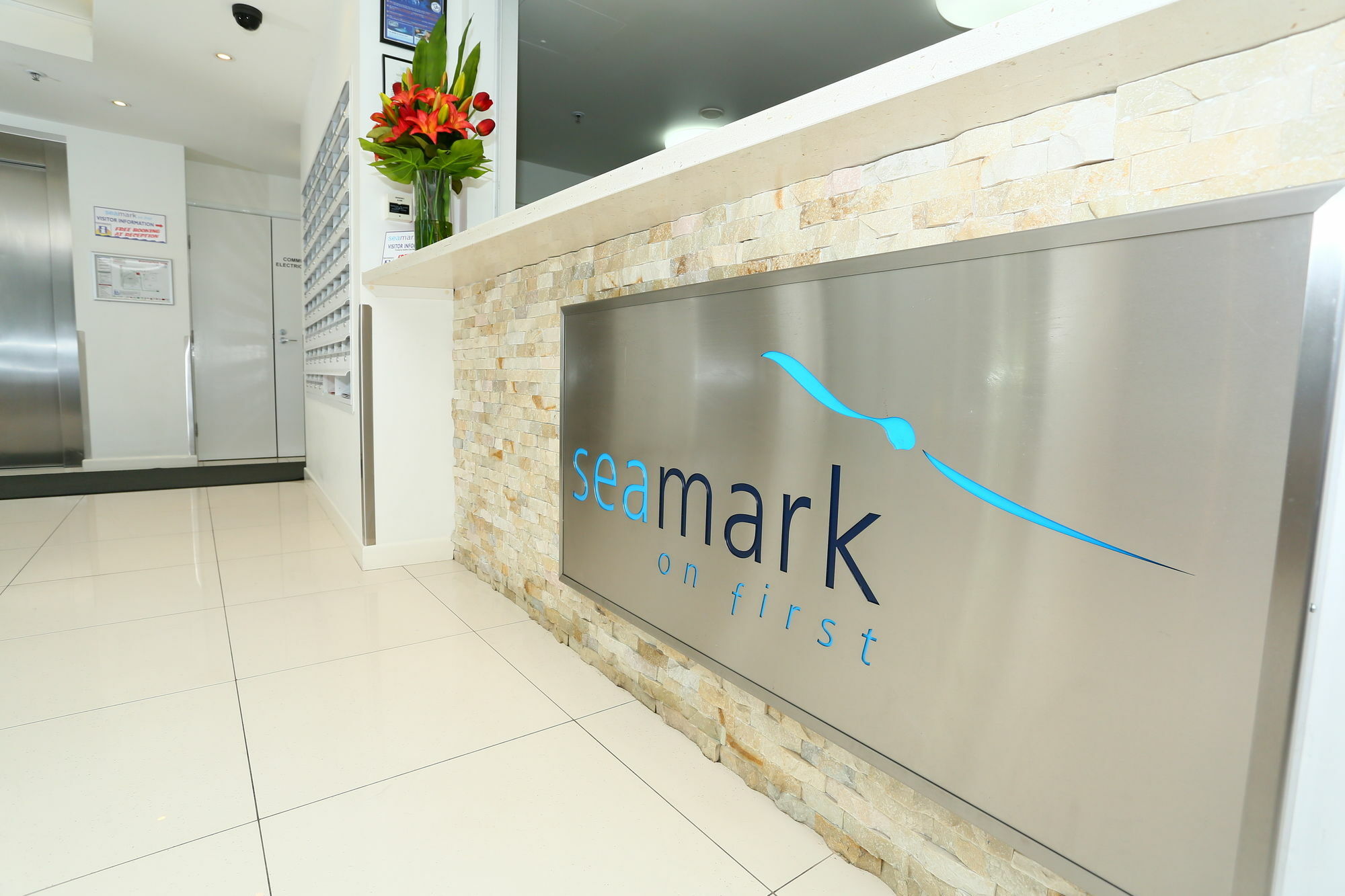 Seamark On First Aparthotel Mooloolaba Exterior photo